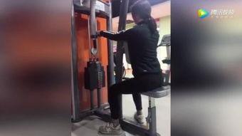 国产美女脚调教男奴视频