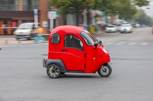 老外开国产代步车视频,老外体验视频走红网络