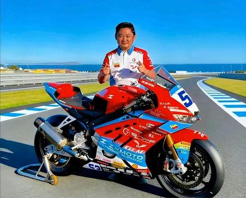 张雪国产四缸摩托视频