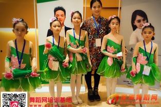 国产跳舞视频花絮在线观看,揭秘国产跳舞视频花絮精彩瞬间